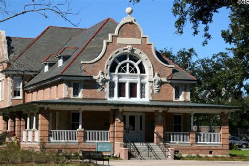 cudd hall front porch; brown and white brick building